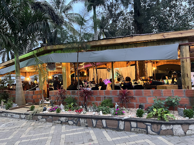 Saffron Beach Bistro and Cottages