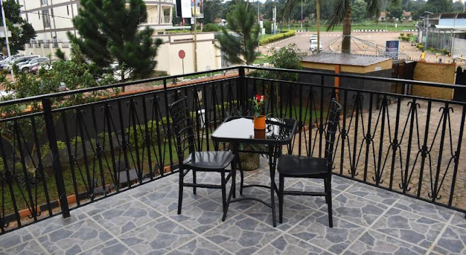 7 Days Hotel on UN Base