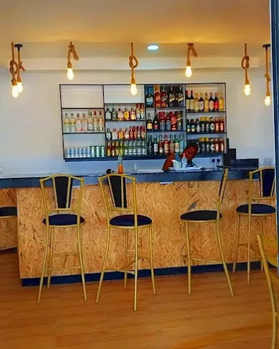 Siri Lounge & Grill