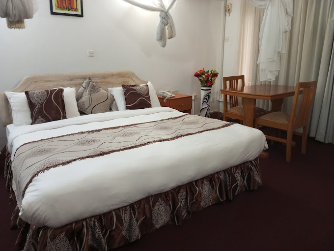Colline Hotel – Mukono