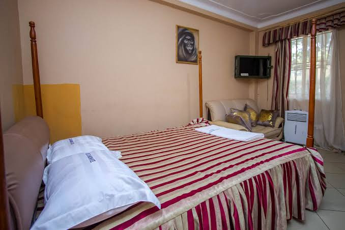 Chez Johnson Hotel ltd