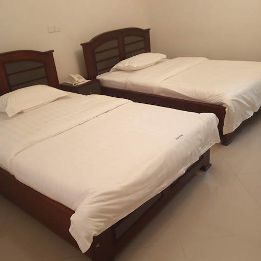 Kenlon Hotel, Royal