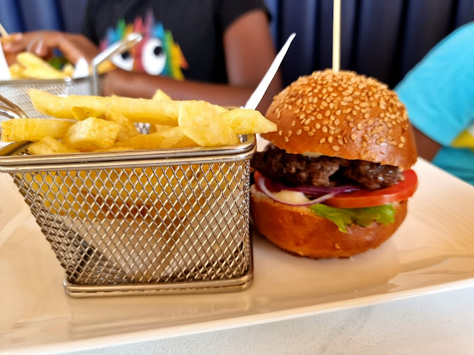 Caramel Café & Lounge – Lubowa