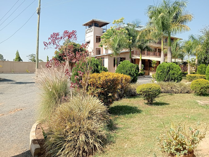 Lantana Comfy Hotel