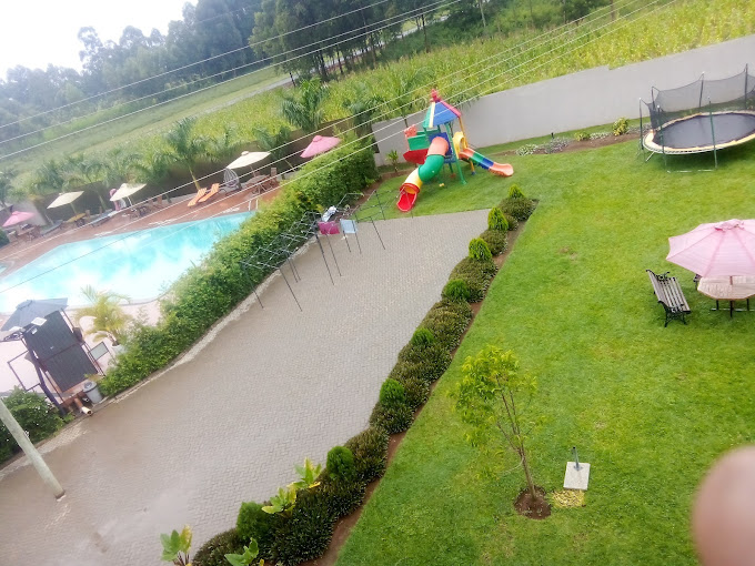 Darrel Paradise Resort