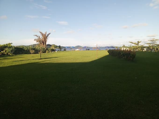 Life Beach Hotel and Restaurant