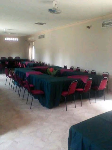 makutano hotel Mutundwe