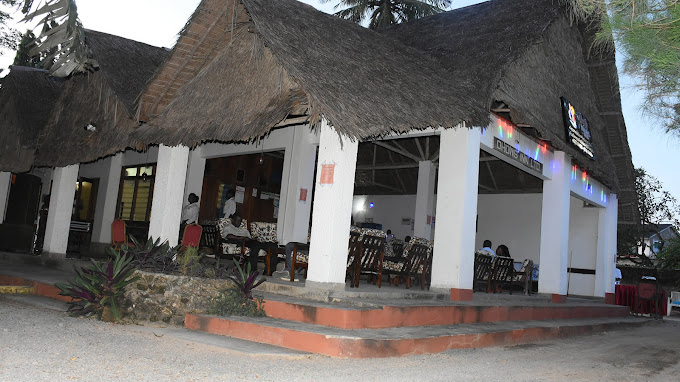 Dhows Inn Ltd