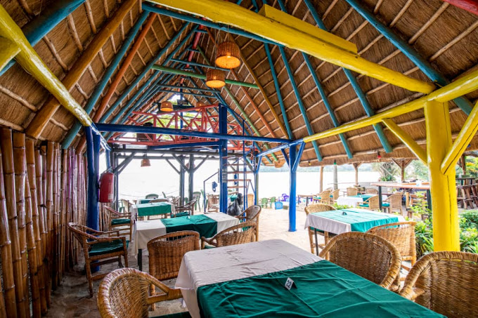 Hinriksh restaurant Bar and More