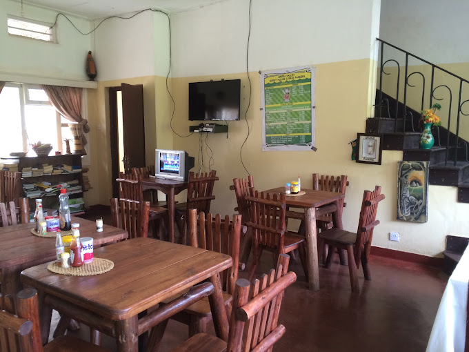 Green Valley Guest House & Backpackers