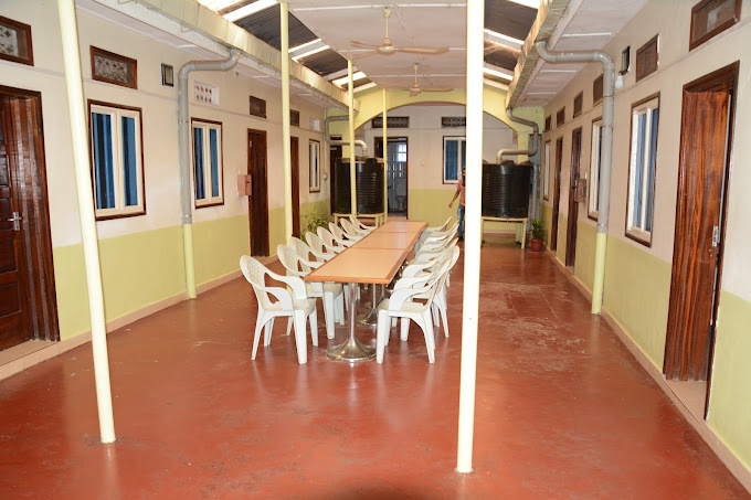Gulu Ethiopian and Indian Restuarant ( New Florida Hotel )