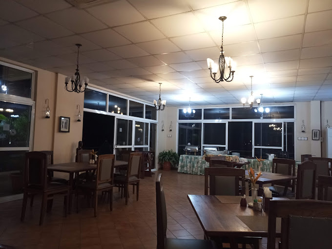 Ryan’s Bay Hotel