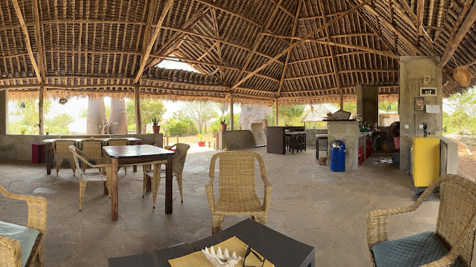 Smugglers Bar & Restaurant