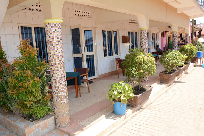 Gulu Ethiopian and Indian Restuarant ( New Florida Hotel )