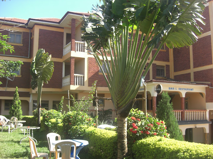 HollyFam Hotel