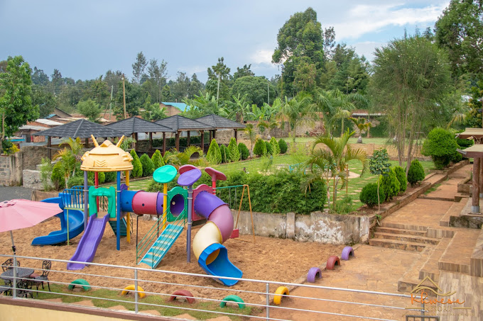 Khwesa Resort And hotel
