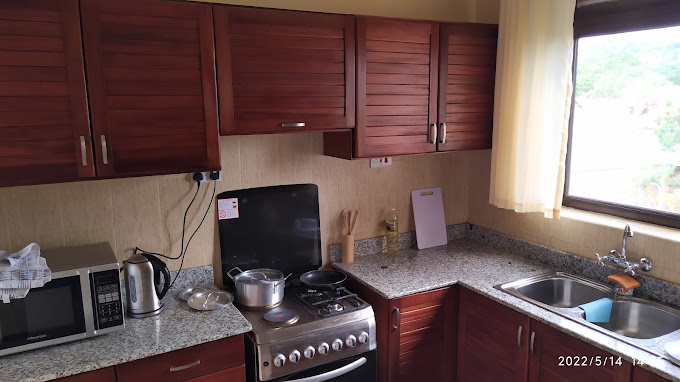 Victoria Breeze Suites, Entebbe