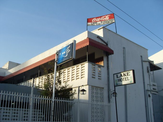 Lake Hotel