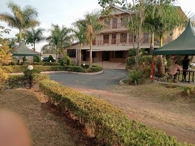 Lantana Comfy Hotel