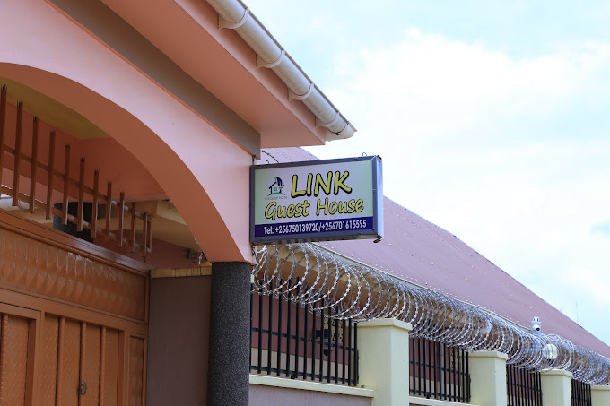 Link Suites, Bar & Restaurant