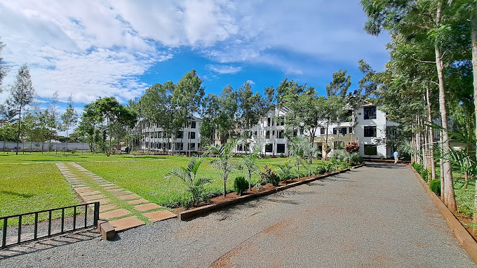The LOCH Hotel Bondo