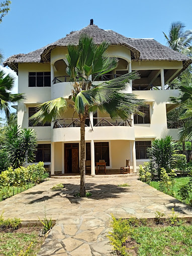 Mbuyu Beach Bungalows