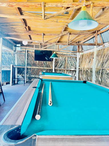 D Plus Bar & Lounge