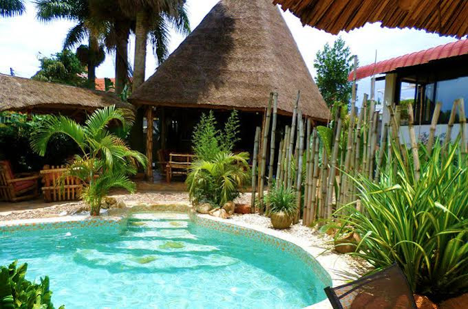 2 Friends Beach Hotel