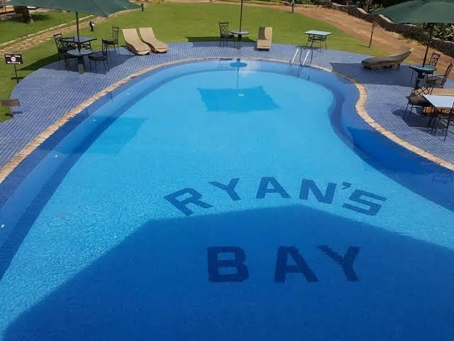 Ryan’s Bay Hotel