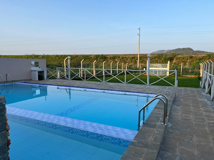 The Avid Hotel