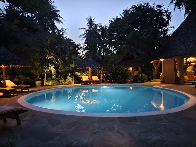Mbuyu Beach Bungalows