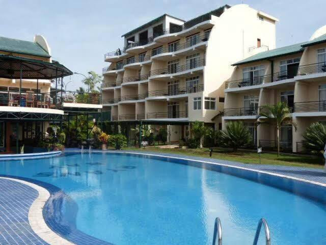 Ryan’s Bay Hotel