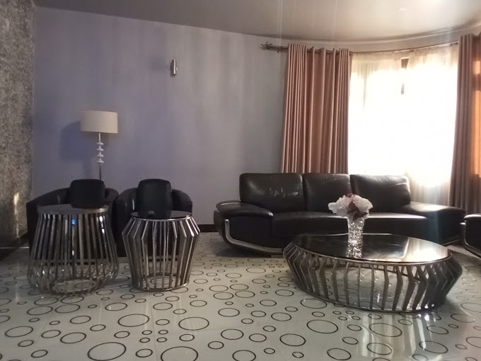 Nim Motel, Nyamitanga
