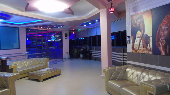Two Oceans Hotel-voi