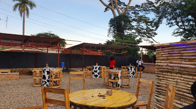 Tipsy cow bar