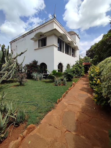 Tsavo Inn