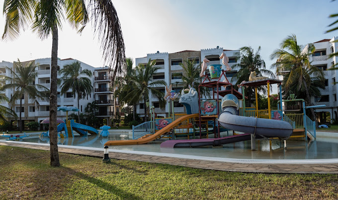 Tulia Beach House, At Sultan Palace