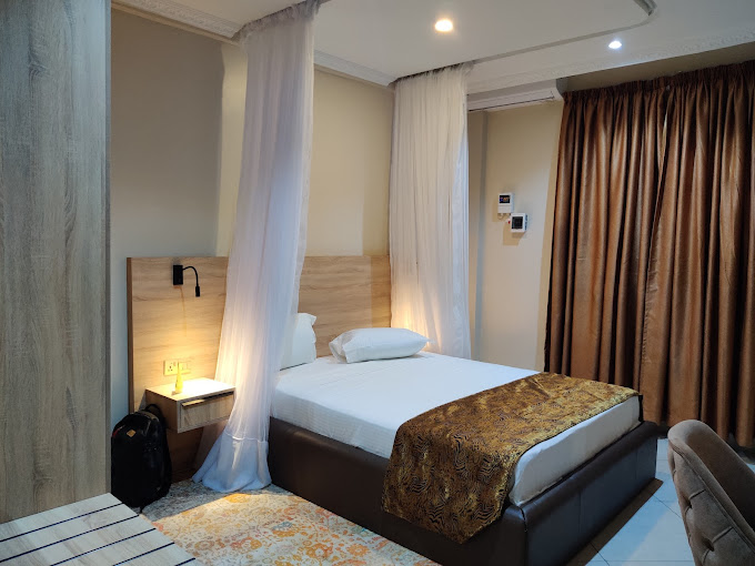 Grand Oasis Hotel