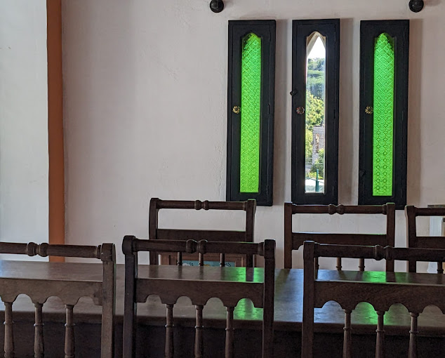 Shiban House, Shela Beach