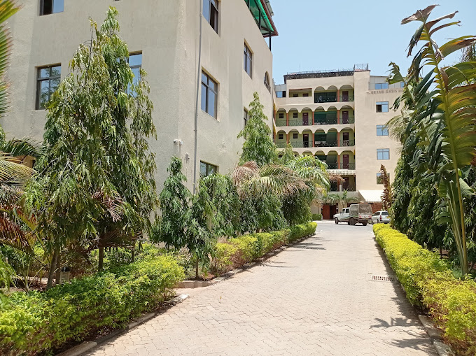 Grand Oasis Hotel
