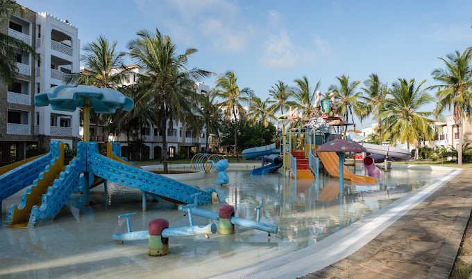 Tulia Beach House, At Sultan Palace