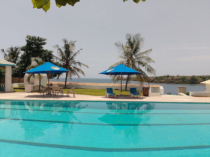 La Benderas Beach Hotel