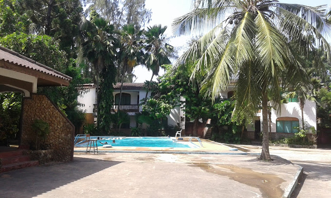 Kanamai Executive Cottages
