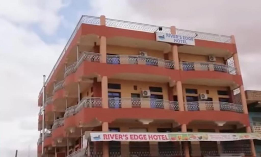 River’s Edge Hotel